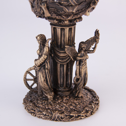 Набор юбиляру "80 лет" VIP (кубок с книгой мудрости в кожаной обложке) фото 4
